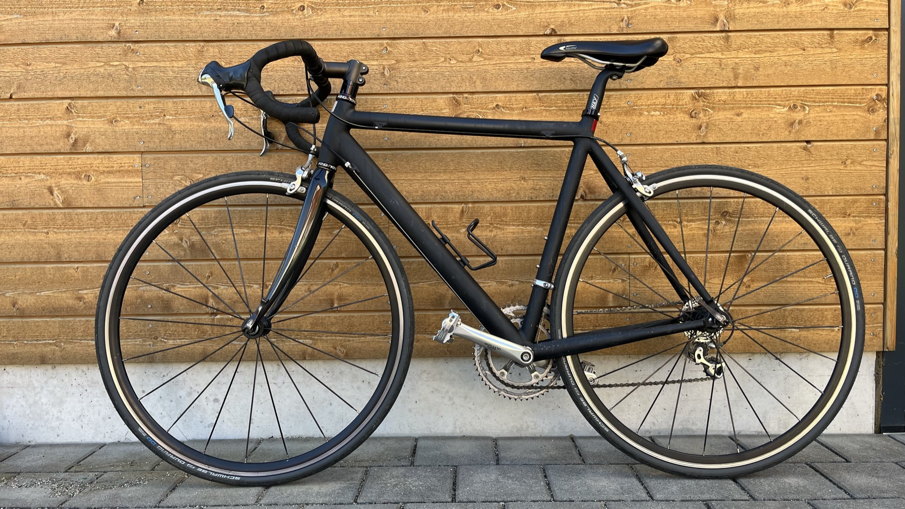 Ghost Race 6500 C – Seitenansicht in mattem Schwarz